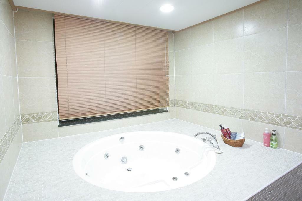 Sunjin Grand Hotel 울란바토르 외부 사진