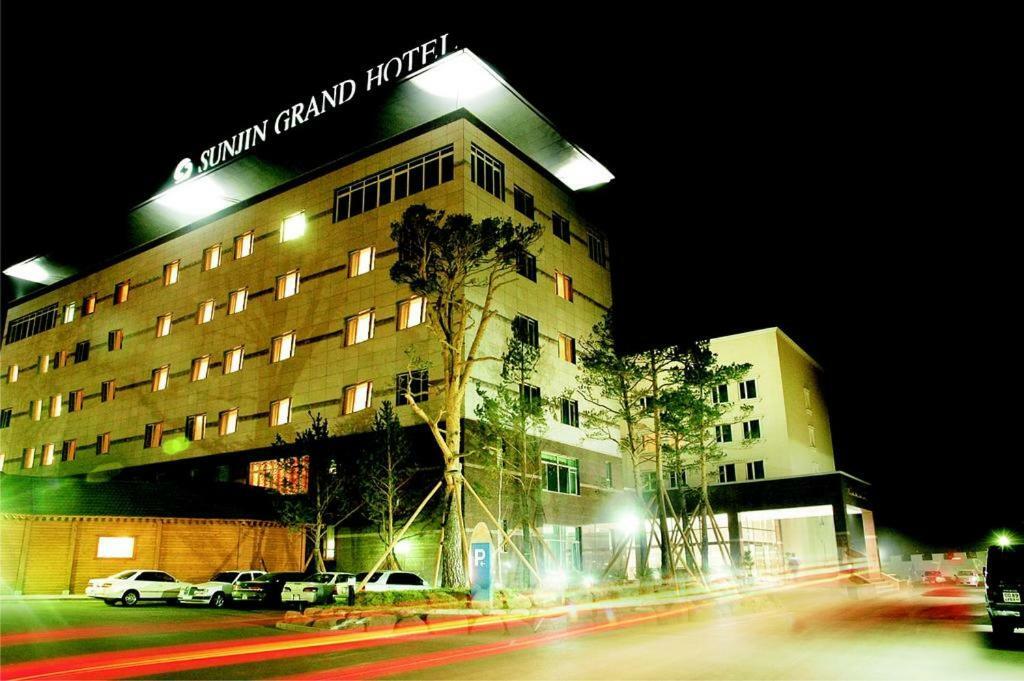 Sunjin Grand Hotel 울란바토르 외부 사진